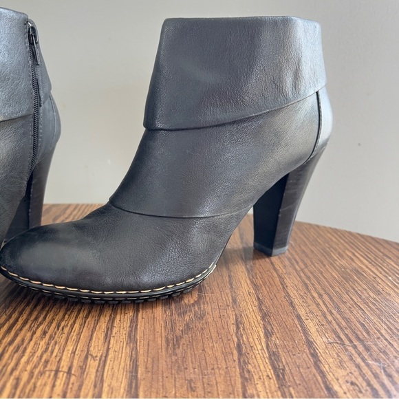 Sofft 10M 3.5” heeled boot - Picture 1 of 6